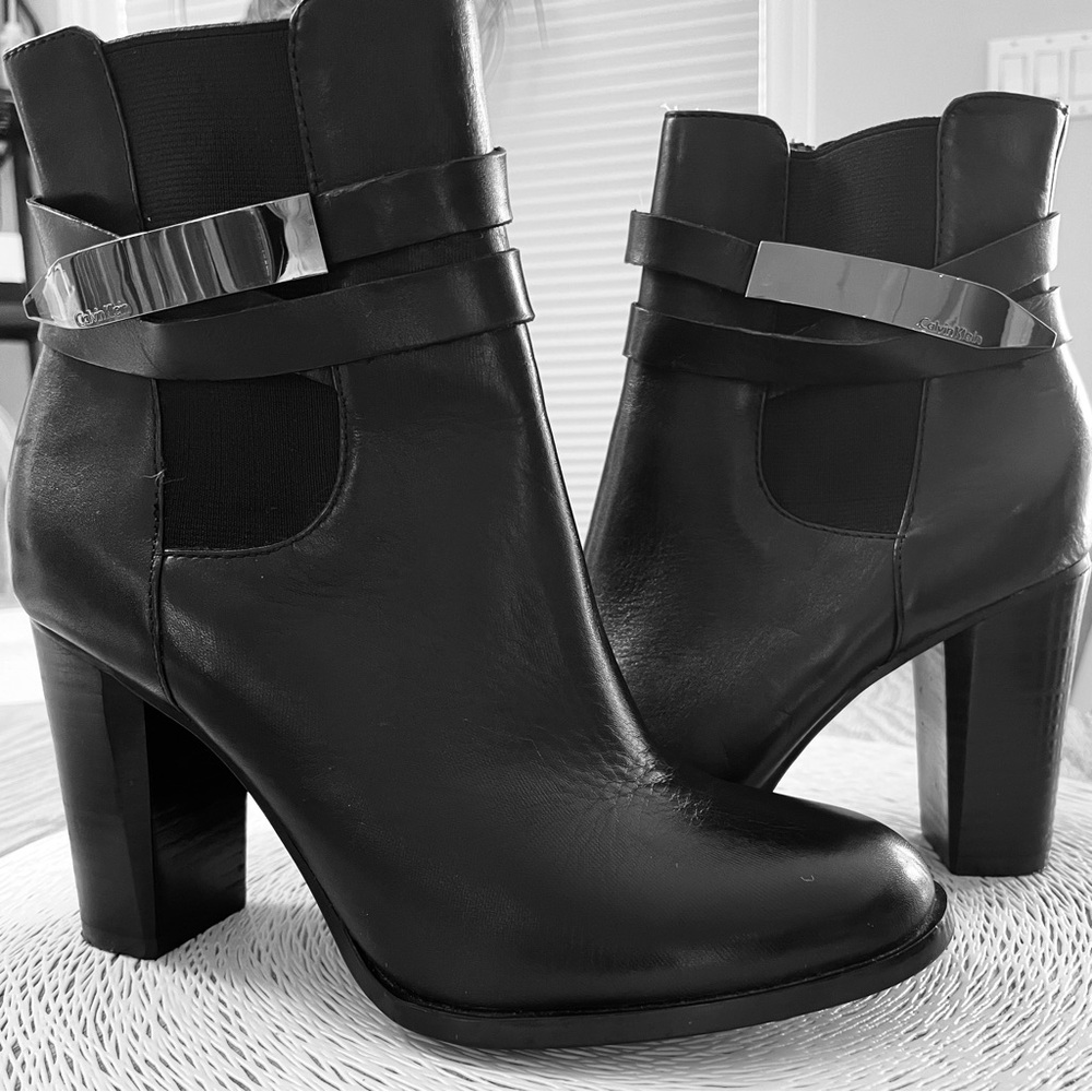 **SOLD** Calvin Klein Black Leather “Haylla” Ankle Boots – Size 5M